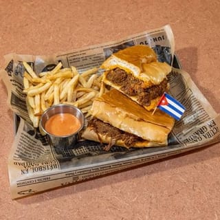 Sandwich Ropa Vieja full tray