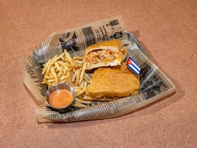 Cuban Chicken Sandwich – Full Tray.